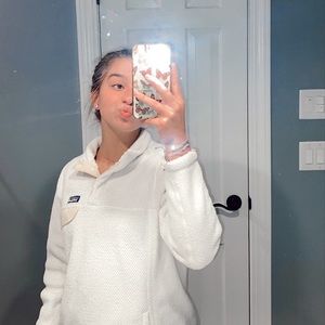 Meet your Posher, Claire